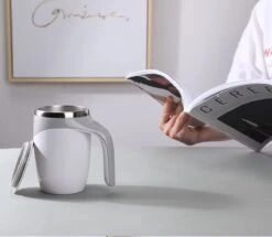 Zelfroerende Mok - Self Stirring Mug - Met Deksel - Thermosbeker -Beste Bestek Winkel 1200x1043