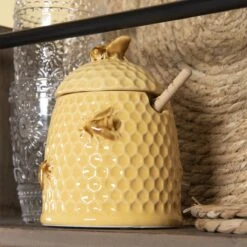 Clayre & Eef Honingpot Met Lepel Ø 11x14 Cm Geel Keramiek Rond Bijen Voorraadpot Deksel Bewaarpot Opbergpot 10 Clayre & Eef Honingpot Met Lepel Ø 11x14 Cm Geel Keramiek Rond Bijen Voorraadpot Deksel Bewaarpot Opbergpot -Beste Bestek Winkel 1200x1200 104