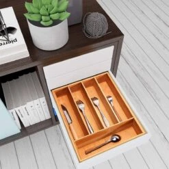 Merkloos Bamboehouten Bestekbak - 5 Compartimenten - 25 X 35 X 6 Cm. - Organizer - 5 Vaks -Beste Bestek Winkel 1200x1200 387