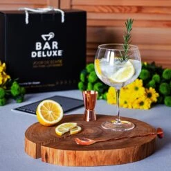 BarDeluxe® Gin Tonic Glazen - Gin Tonic Geschenkset - Handgeblazen - Gin Glazen - 2 Stuks - Gin Set - Kristal - Inclusief 2 Gin Glazen, Gin Tonic Lepel, Maatbeker, 2 RVS Rietjes & Receptenboekje -Beste Bestek Winkel 1200x1200 514