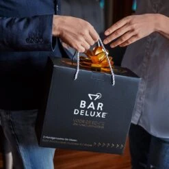 BarDeluxe® Gin Tonic Glazen - Gin Tonic Geschenkset - Handgeblazen - Gin Glazen - 2 Stuks - Gin Set - Kristal - Inclusief 2 Gin Glazen, Gin Tonic Lepel, Maatbeker, 2 RVS Rietjes & Receptenboekje -Beste Bestek Winkel 1200x1200 516