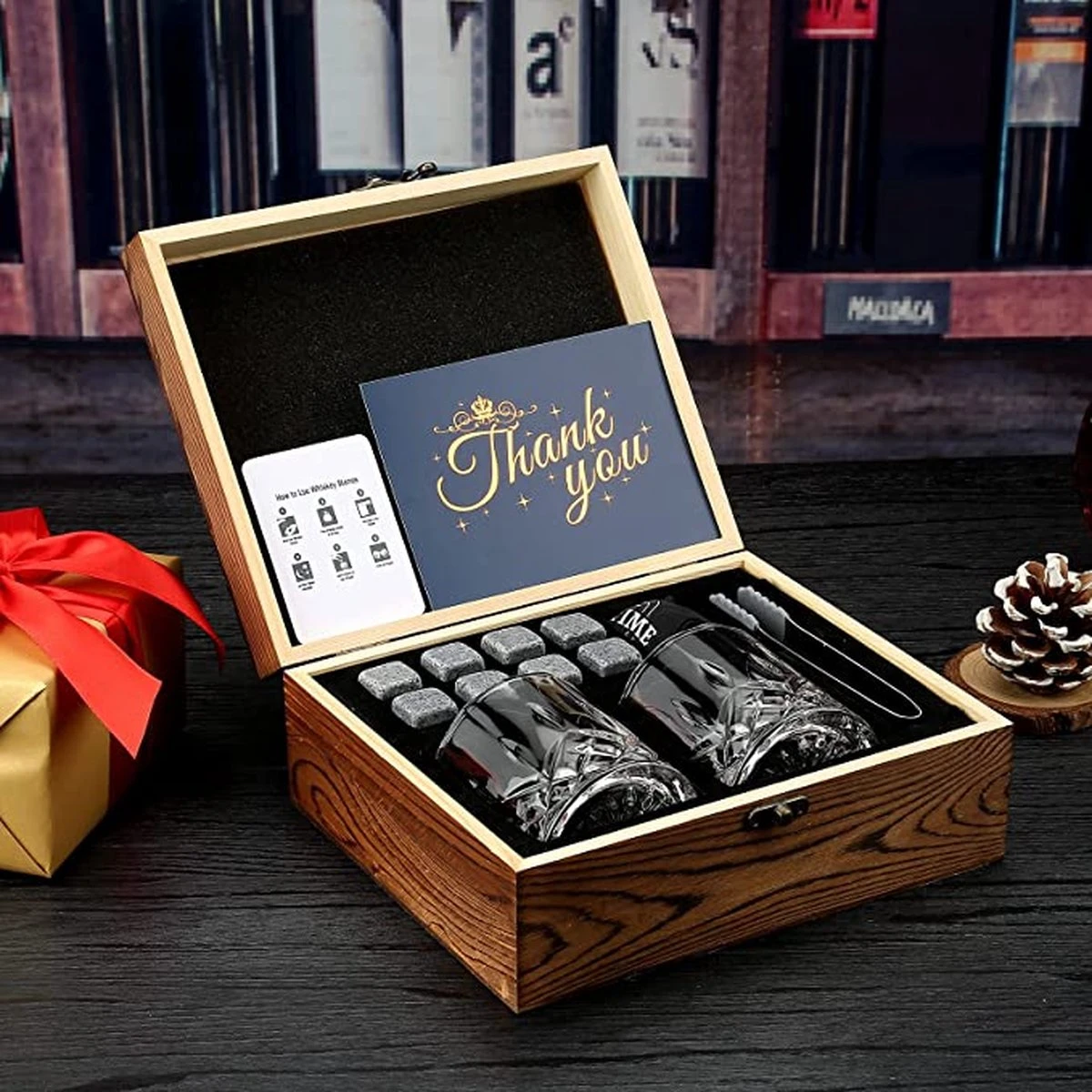Olvy Whiskey Set Met 2 Whiskey Glazen En 8 Whiskey Stones - Incl. Opbergzakje, Onderzetters En Tang - Cadeauset - Luxe Whisky Set - Whiskey Glazen - Gift Set 4 Olvy Whiskey Set Met 2 Whiskey Glazen En 8 Whiskey Stones - Incl. Opbergzakje, Onderzetters En Tang - Cadeauset - Luxe Whisky Set - Whiskey Glazen - Gift Set - Afbeelding 2