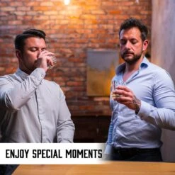 Whisiskey Luxe Whiskey Set - Incl. Whiskey Glas, 4 Whiskey Stones, Onderzetter, Ijstang, Fluwelen Opbergzak, Opbergbox - Whisky Geschenkdoos - Accessoires - Herbruikbare IJsblokjes - Cadeau Voor Man & Vrouw -Beste Bestek Winkel 1200x1200 593