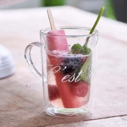 Riviera Maison Dubbelwandig Theeglas, Koffieglas Met Tekst - C'est Chaud Mug - Transparant - Glas 270 Ml - 1 Stuk -Beste Bestek Winkel 1200x1200 636