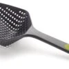 Joseph Joseph Scoop Plus Vergietlepel - Schuimspaan - Frituurschep 1 Joseph Joseph Scoop Plus Vergietlepel - Schuimspaan - Frituurschep -Beste Bestek Winkel 1200x606