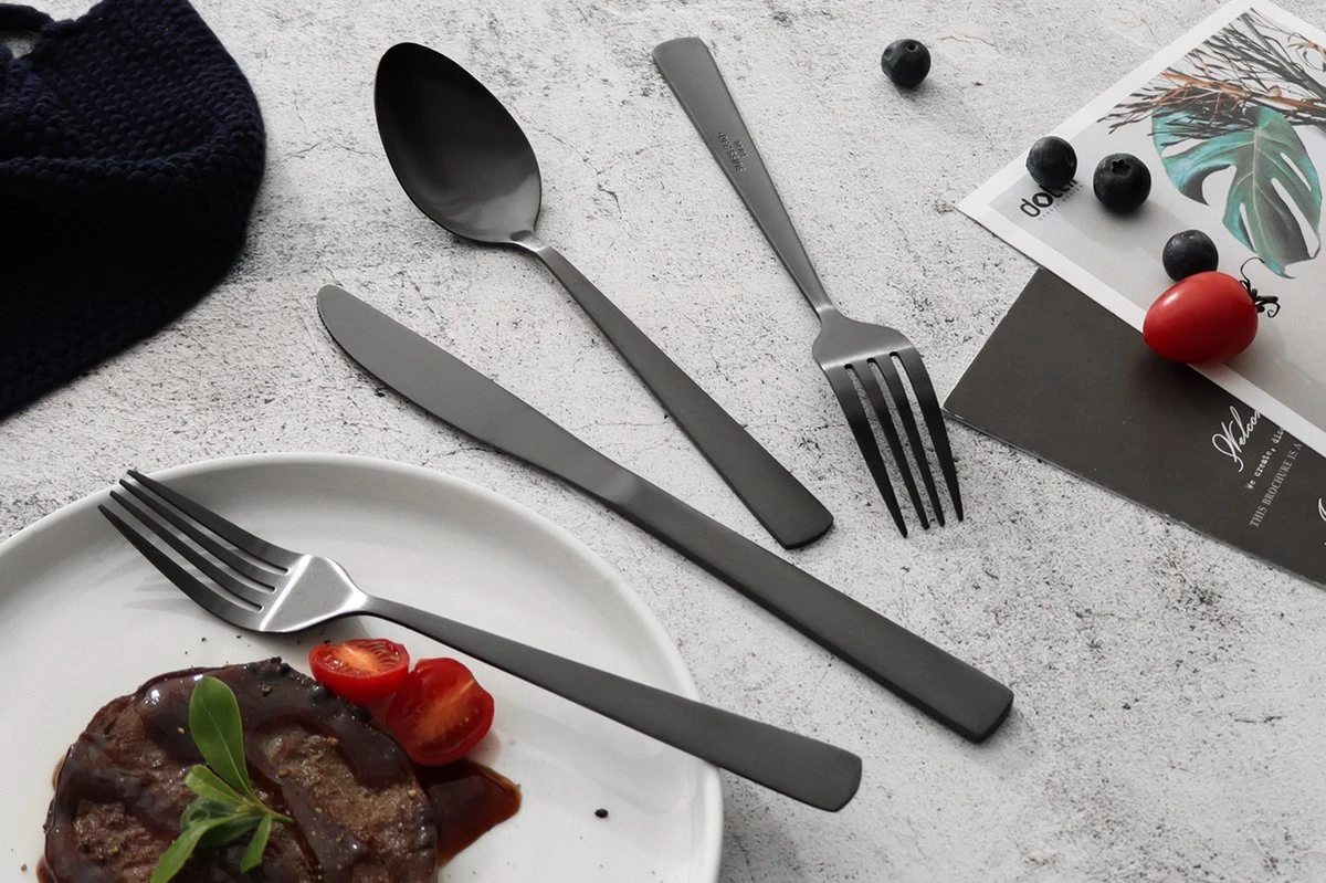 Swiss Pro+ Bestekset In Koffer-72 Delig-12 Persoons-Zwitsers Kwaliteit-Complete Set-100% Roestvrijstaal- Zwart 5 Swiss Pro+ Bestekset In Koffer-72 Delig-12 Persoons-Zwitsers Kwaliteit-Complete Set-100% Roestvrijstaal- Zwart - Afbeelding 3