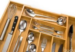 Budu Uitschuifbare Bamboe Bestekbak #47 (47 Cm Diep) - Bestekcassette Hout - Besteklade - 47 X 30,6 - 50 Cm - 6/8 Vakken 13 Budu Uitschuifbare Bamboe Bestekbak #47 (47 Cm Diep) - Bestekcassette Hout - Besteklade - 47 X 30,6 - 50 Cm - 6/8 Vakken -Beste Bestek Winkel 1200x839 1