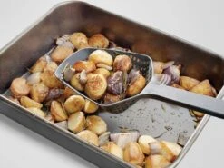 Joseph Joseph Scoop Plus Vergietlepel - Schuimspaan - Frituurschep 16 Joseph Joseph Scoop Plus Vergietlepel - Schuimspaan - Frituurschep -Beste Bestek Winkel 1200x900 5