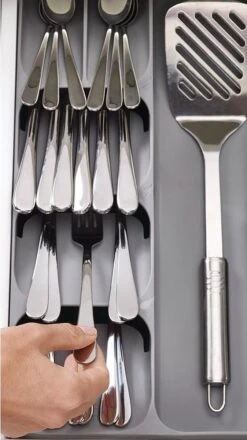 Joseph Joseph Bestekbak 8-vakken - Grijs - Sorteervakken -Beste Bestek Winkel 674x1200
