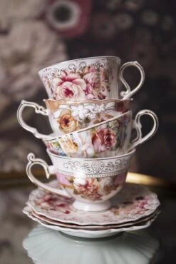 Clayre & Eef Kop En Schotel 200 Ml Roze Wit Porselein Rond Bloemen Servies Cadeau Voor Haar Cappuccino 14 Clayre & Eef Kop En Schotel 200 Ml Roze Wit Porselein Rond Bloemen Servies Cadeau Voor Haar Cappuccino -Beste Bestek Winkel 801x1200 14